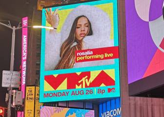 Rosalía vuelve a hacerse un hueco en Time Square (y hasta a ella le cuesta creérselo)