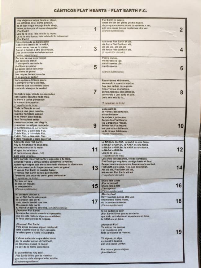 Los cánticos terraplantistas de la afición del Flat Earth