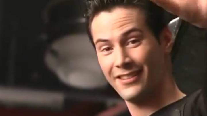 Keanu Reeves bromeando durante el rodaje de Matrix: otro recuerdo del 20 aniversario