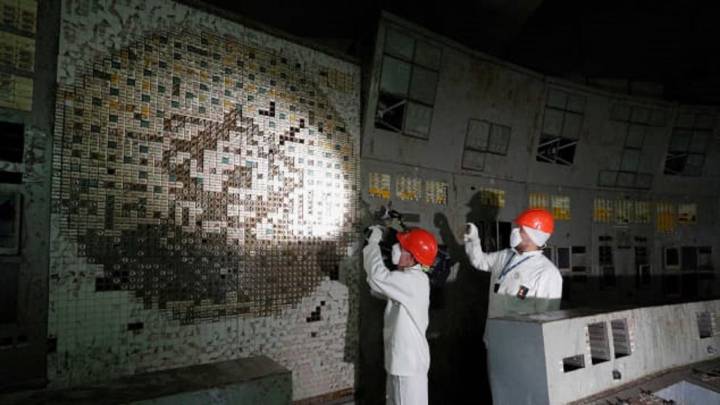 Abren a los turistas la sala de control que inició la catástrofe de Chernobyl