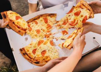 Forocoches recauda 12.000 euros para enviar pizzas a la Policía en Cataluña