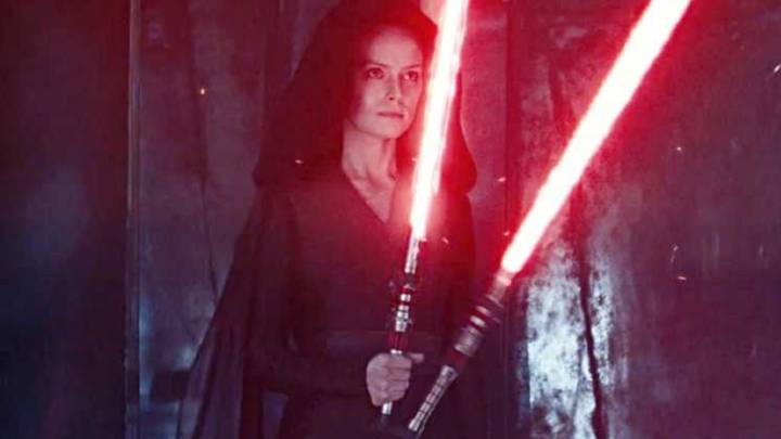Daisy Ridley, Rey en Star Wars, habla sobre la teoría de su paso al lado oscuro