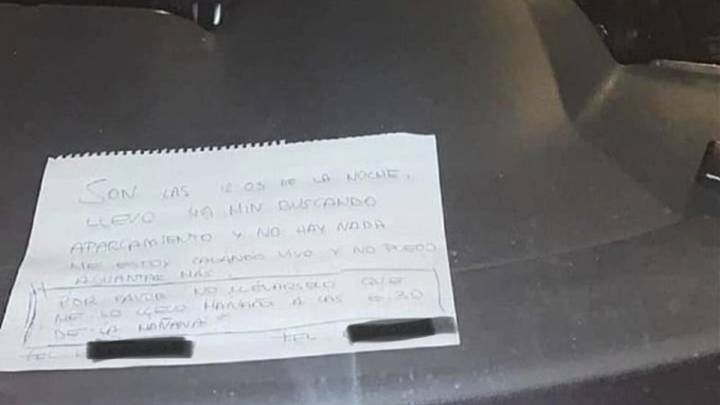 La nota sin desperdicio que dejó un seguidor del Cádiz a la grúa para que no se llevaran su coche