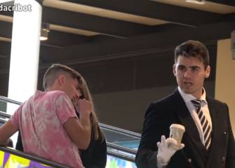 Cámara oculta: se hace pasar por ejecutivo y las reacciones no tienen precio