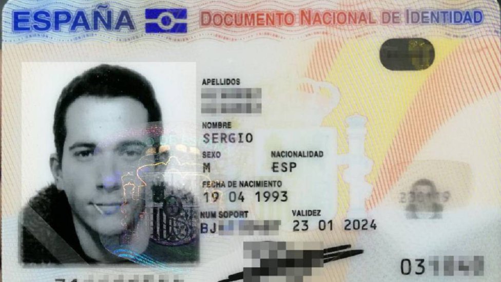 Este es Sergio Álvarez, un leonés que no se quita el palillo de la boca ni para el DNI