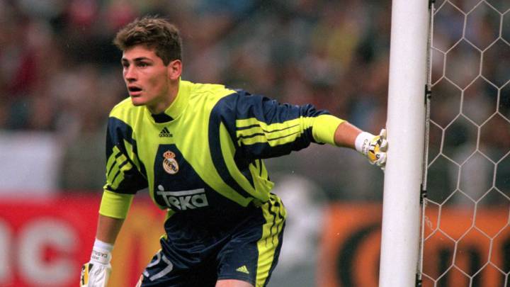 Casillas comparte una foto de hace 20 años que llama la atención por este detalle