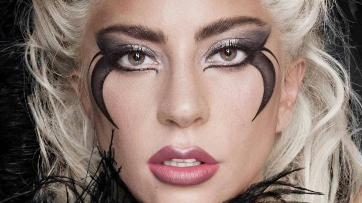Lady Gaga critica que se piratee su música usando una imagen robada de  Google 