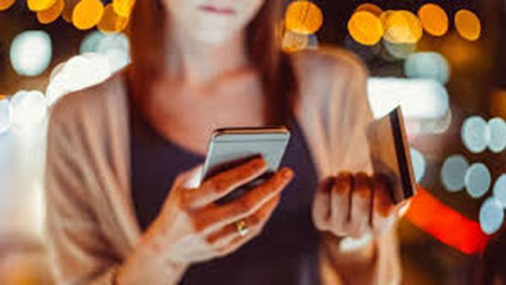 Un banco llama a un cliente por su concepto en una transferencia de Bizum