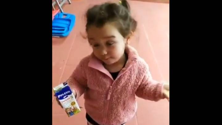 Esta niña de dos años tiene una explicación muy clara para no saltarse la cuarentena