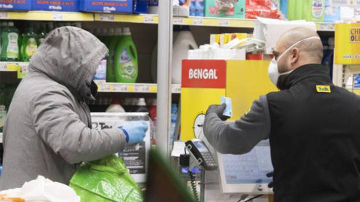 Hilo viral de “situaciones bonitas” vividas en los supermercados durante la cuarentena