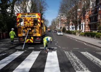 Londres aprovecha la cuarentena para pintar el icónico cruce de Abbey Road