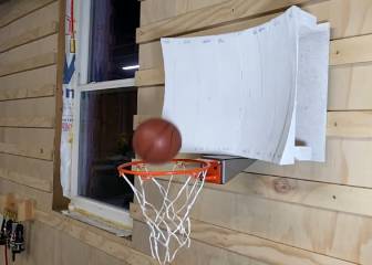 Construye una canasta de baloncesto en la que es imposible fallar un tiro