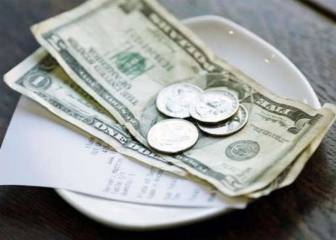 La cuantiosa propina de un cliente en un bar que reabre tras el cierre por COVID-19