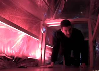 Broncano entra de rodillas en ‘La Resistencia’ en su primer día con público