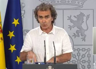 Una mosca se cuela en una comparecencia de Fernando Simón y arrasa en redes