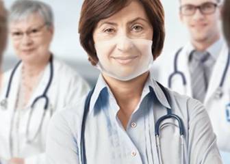 Crean la primera mascarilla transparente para volver a vernos la cara