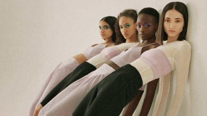 'Modelos con Ciática', la cuenta que parodia las poses absurdas en la publicidad