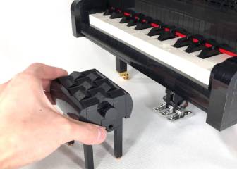 Lego lanza un piano que emite melodías con más de 3.000 piezas