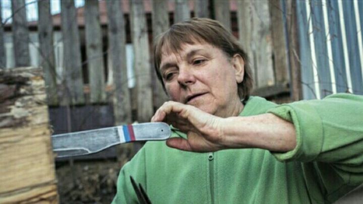 La jubilada rusa que se convirtió en campeona mundial de lanzamiento de cuchillos