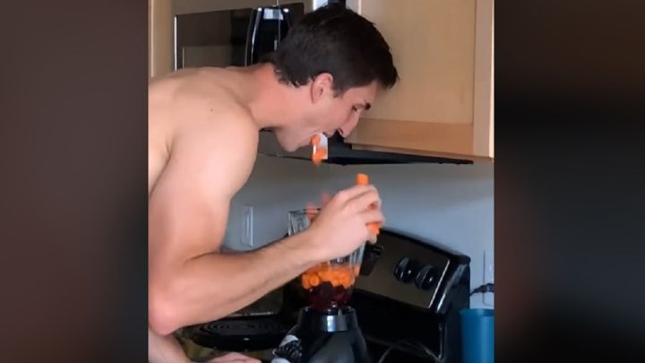 El truco para cortar zanahorias que triunfa en TikTok (no apto para pulcros)