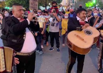Forocoches envía mariachis para despedir a Trump con recado para Pipi Estrada y Pedrerol