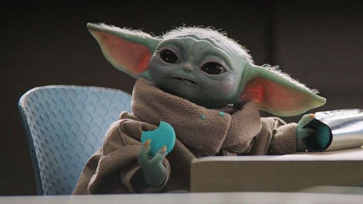 Star Wars lanza al mercado las galletas azules de 'Baby Yoda' (y no son baratas)