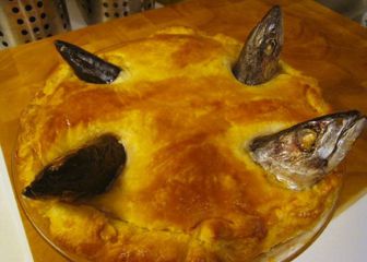Stargazy Pie: el pastel británico con cabezas de pez que no querras ver estas navidades