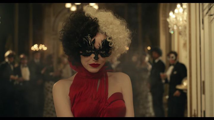Tráiler de 'Cruella': Emma Stone se convierte en la villana de '101 Dálmatas' de Disney