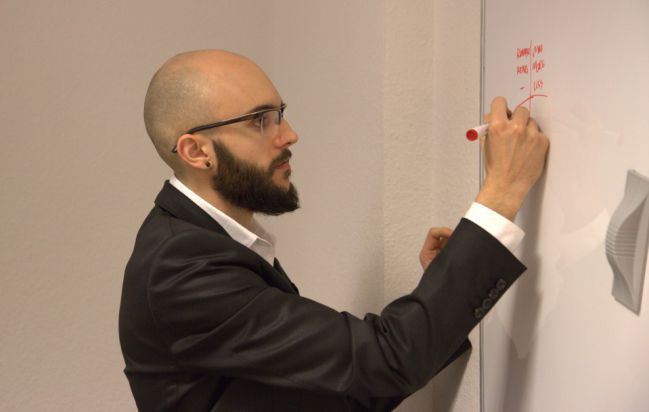 Deilor preparing the pick and ban phase