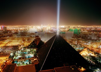 Se anuncia la construcción de un estadio en el Hotel Luxor de Las Vegas
