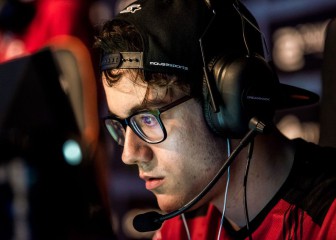 loWel ficha por Dignitas