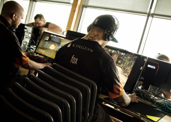 fox y MUTiRiS fichan por Kinguin