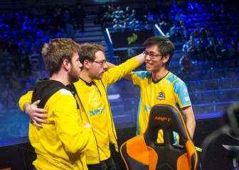 eMonkeyz ficha a TasteLess para su entrada en la Superliga