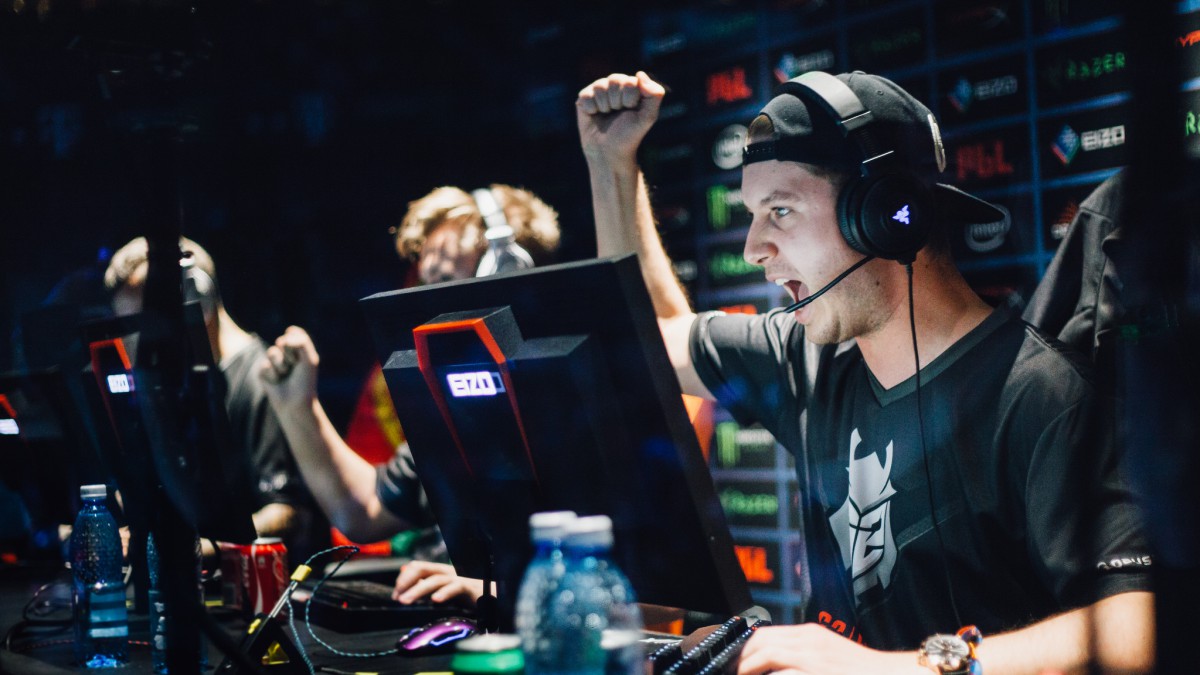 Maikelele anuncia su regreso con un equipo de jugadores suecos