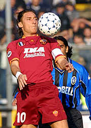 Totti: "Figo es el mejor para el Balón de Oro"