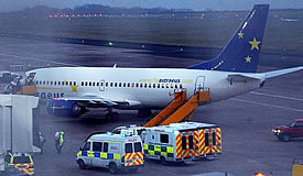 En libertad los hinchas detenidos por el incidente en un avión