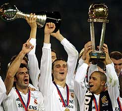 El Real Madrid, elegido mejor equipo del mundo en 2002 por la IFFHS