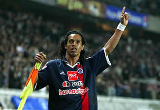 Laporta: "Que Ronaldinho venga depende del PSG"