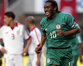 El nigeriano Okocha, elegido mejor jugador del torneo