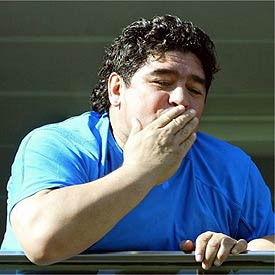 Maradona recibe la autorización para desplazarse a Cuba