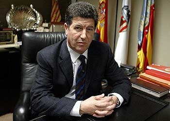Jaime Ortí presenta su dimisión como presidente del Valencia