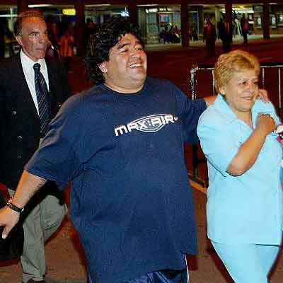 Maradona se somete a una operación para reducir estómago