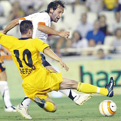 Rufete coloca al Valencia en la final con un hat-trick