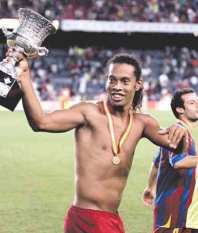 El efecto Robinho acaba blindando a Ronaldinho