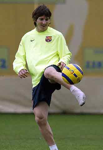 Messi se ejercita en día festivo