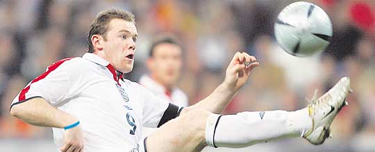 Rooney para el ataque