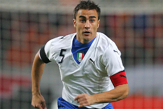 Cannavaro no quiere ser icono gay