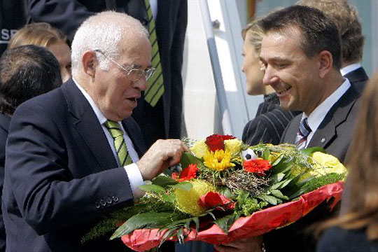 La prensa alemana ataca a Luis por rechazar un ramo de flores
