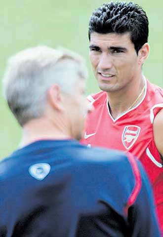 Reyes: el Arsenal acepta negociar su traspaso