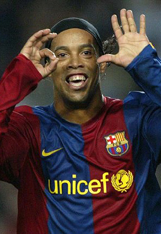 Pelé afirma que Ronaldinho es el mejor jugador del mundo